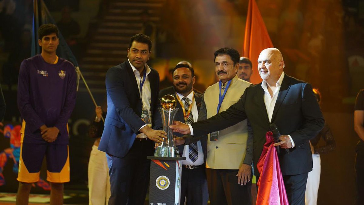 BFI_basketball's tweet photo. A new era for Indian Basketball begins!
The INBL U25 Pro League has officially kicked off at Tyagraj Stadium, New Delhi. The stage is set for young talent to rise.
Check out the unveiling of the trophy—let the games begin! 🏆
#INBL #Basketball #NewEra #U25ProLeague #RiseOfTheYoungStars
(1/2)