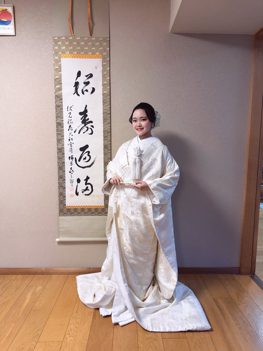 yuyu_2012_2_22's tweet photo. #池尻稲荷神社  #狐の嫁入り  🦊

2月2日、めでたく終了いたしました。

初めての体験をさせていただきました！

なかなかできない模擬結婚式。
豆まきは全然遠くに飛ばなくて難しかったです…😂

次に白無垢を着るのは本当に結婚する時でしょう…出来るかな？笑笑

ご来社ありがとうございました！ https://t.co/kOpfYdgBHb