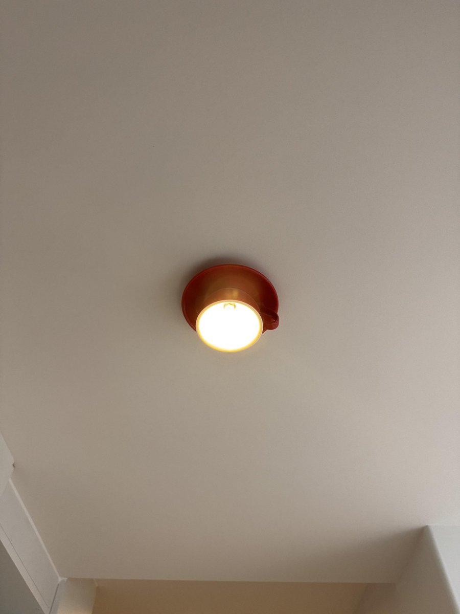 cuteee_all's tweet image. Light.☕️