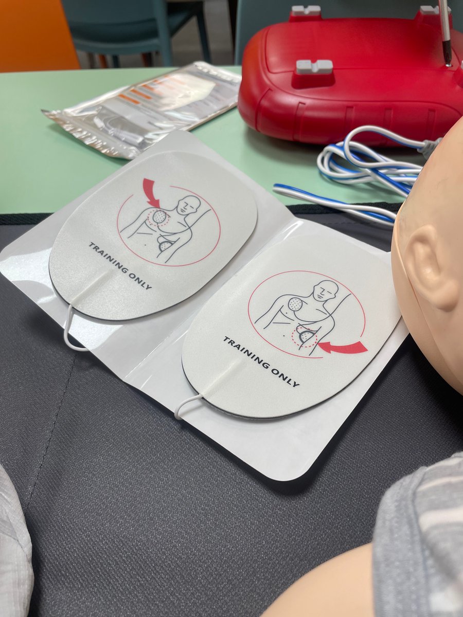 prematech1's tweet photo. Nous avons récemment investi dans un tout nouveau matériel connecté pour nos #formations #SST. 🚑

Grâce à cet outil, nos #stagiaires peuvent voir en temps réel l’efficacité de leurs gestes de secours, et nous, en tant que #formateurs, pouvons les guider encore plus précisément. https://t.co/oNfLTBMd5Y