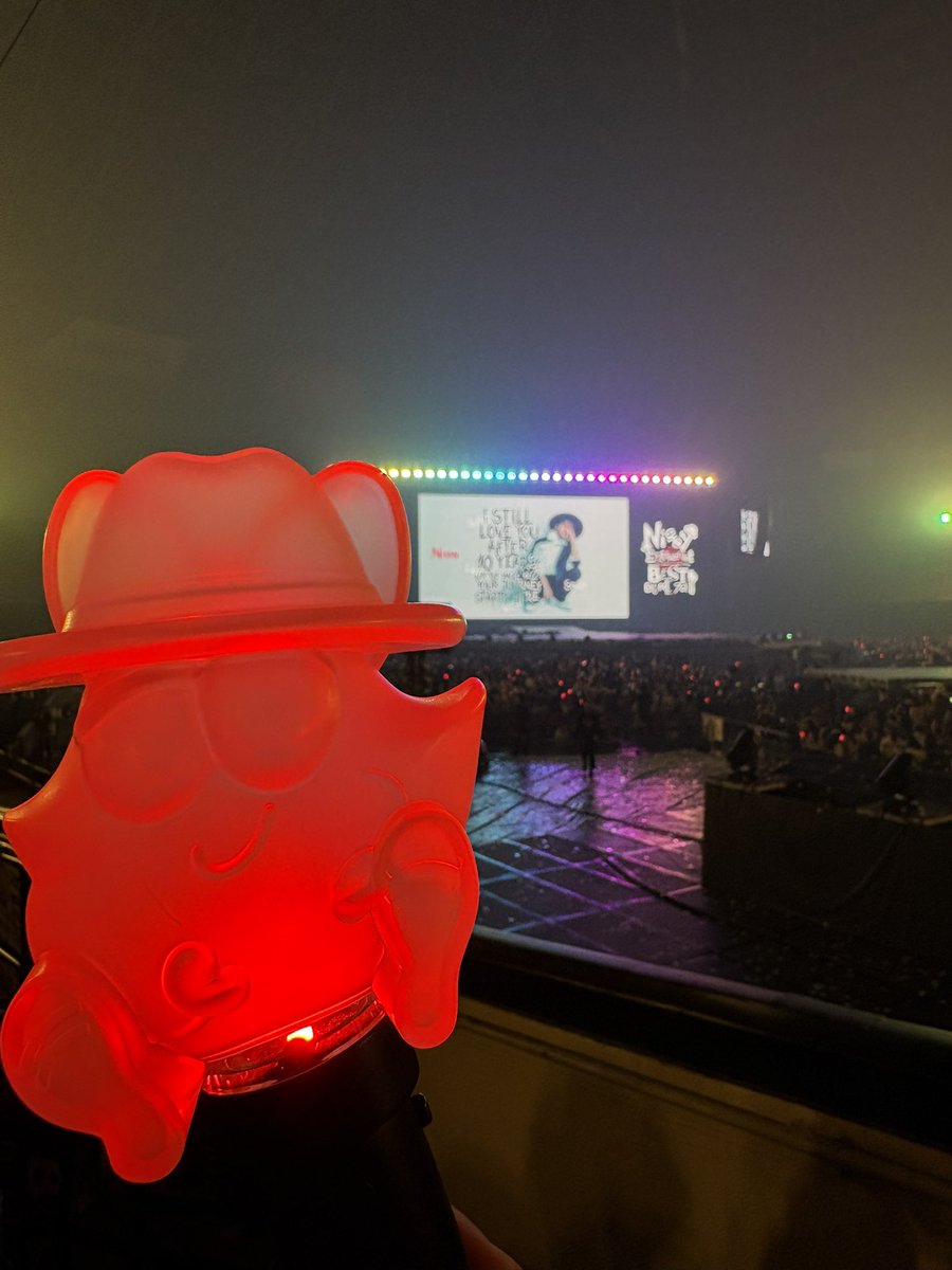 shimashima_24's tweet photo. 今年もNissyの日到来🎶
福岡公演2日目も最高でした✨️
スタンド席16列目だったけど、まさかの最前席で驚きと喜びを席に着いた瞬間感じました😂(年男の恩恵ですかね🐍)
MC含めて最高のEntertainmentを提供してくれるNissyがこれからも大好きです。
#Nissy #Nissy_Re10th #Nissy_Re10th_福岡 #Nissyの日 https://t.co/vnEraxjt13