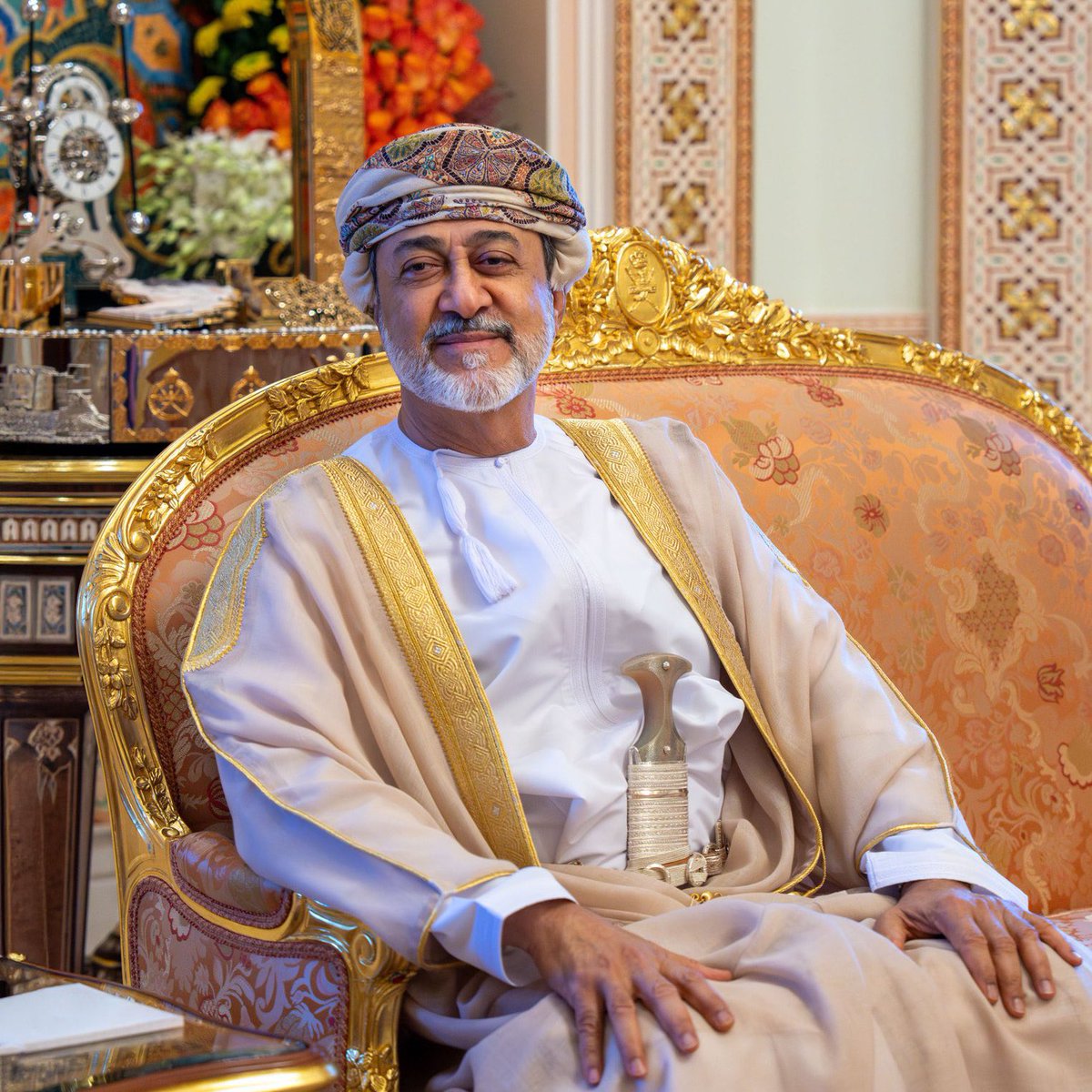 اللهم احفظ جلالة السلطان هيثم بن طارق، وأيده بتوفيقك، وأطل في عمره، ومتعه بالصحة والعافية، و ادم على البلاد الأمن و الاستقرار و الرخاء. 

#السلطان_هيثم_بن_طارق