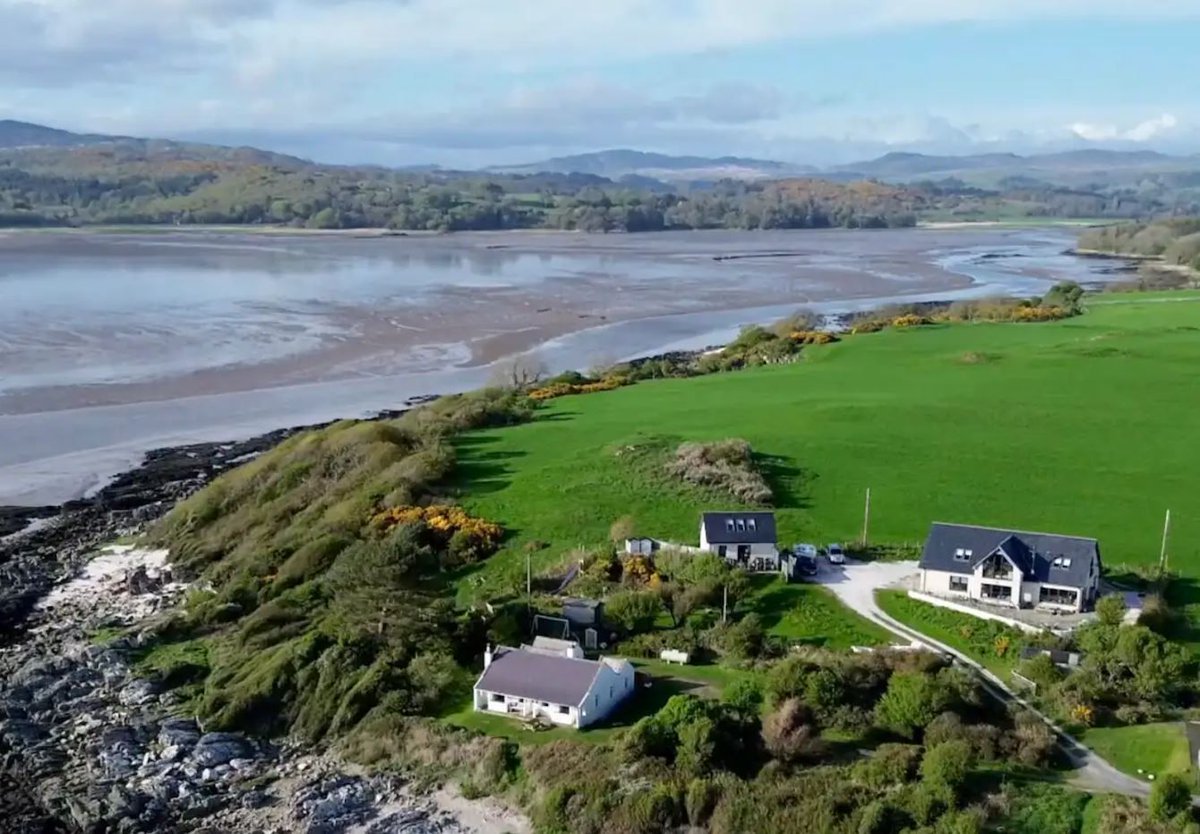 TheHolidayCots's tweet image. High Point Holiday House and Boat House, sit along the shores of Fleet Bay, close to the quaint village of Gatehouse of Fleet.

🛏️ Sleeps 1-10
theholidaycottages.co.uk/DumfriesAndGal…

#HighPoint #BeachHouse #BoatHouse #FleetBay #GatehouseOfFleet #RomanticGetaway #DogFriendly #BeachLife