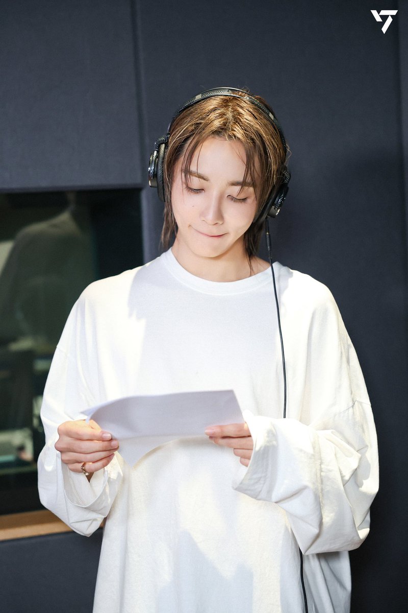 wonubliss's tweet photo. jeonghan better half photo sketch. 🥹📸 https://t.co/Msnshicjws
