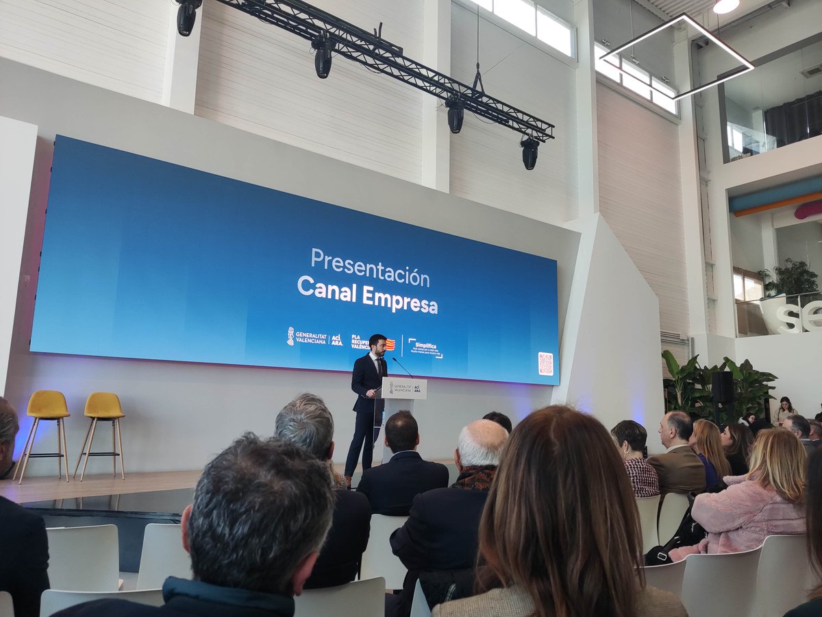 Hoy estamos en la presentación del Canal Empresa de la <a href="/generalitat/">Generalitat</a> en las impresionantes instalaciones de <a href="/sesamehr_/">Sesame HR</a> compañeros y amigos del mundo de #rrhh <a href="/carlos_mazon_/">Carlos Mazón</a> e-oer.com