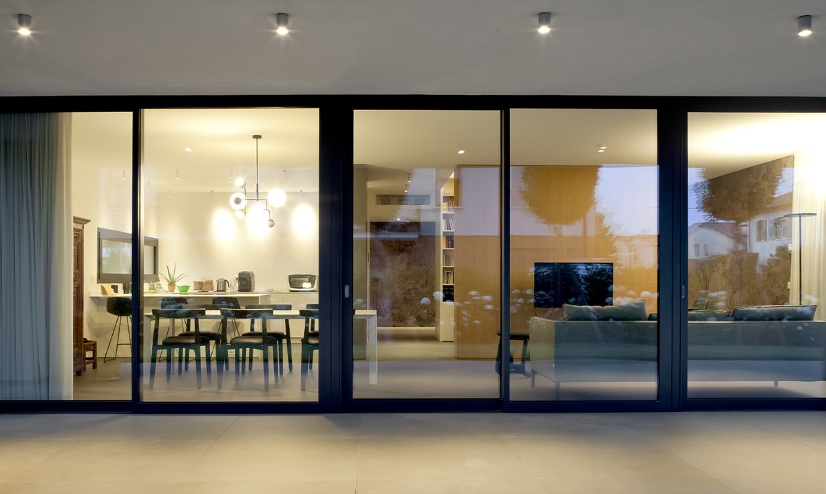 PiancaPartners's tweet photo. 𝗠𝗠 𝗟𝗮𝗺𝗽𝗮𝗱𝗮𝗿𝗶 | 𝗖𝗮𝘀𝗮 𝗙

The suspension lamps 𝗖𝗹𝗲𝘀𝘀𝗶𝗱𝗿𝗮, 𝗖𝗵𝗶𝗹𝗹 𝗮𝗻𝗱 𝗔𝗿𝗰𝗵 are protagonists of this project: each one finds its ideal place, outlining distinctive and refined spaces.

#piancaandpartners #thecontracthub #architecture #interiordesign https://t.co/0ckbaBjMoI