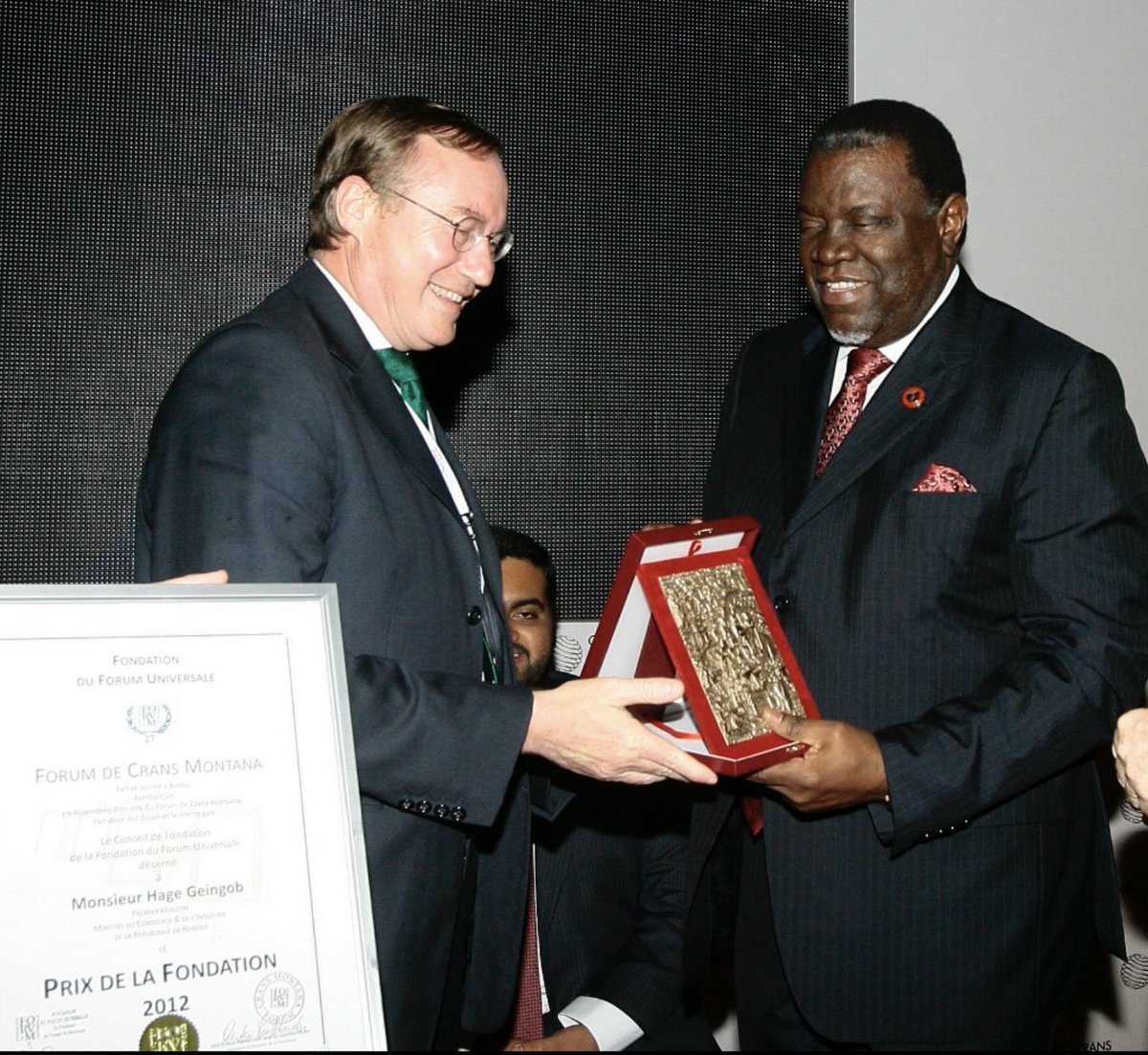 AmbJPCarteron's tweet photo. Président Hage #Geingob of #Namibia, presented with our Prix de la Fondation by HRH Prince of #Luxembourg was among my oldest and best friends since more than 25 years !
He was among the most brilliant leaders of #Africa… We miss him…
@NamPresidency @PresidencyNam @Chrissy67484641 @CransMontanaF