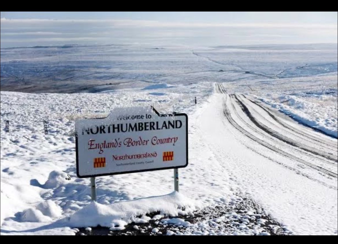 PhilippaGraham7's tweet photo. @GraemePeacock1 But the road signs say we are our own country!!! Maybe if it goes unchallenged for 20 yrs we can claim independence! https://t.co/sXtsNVdjmV