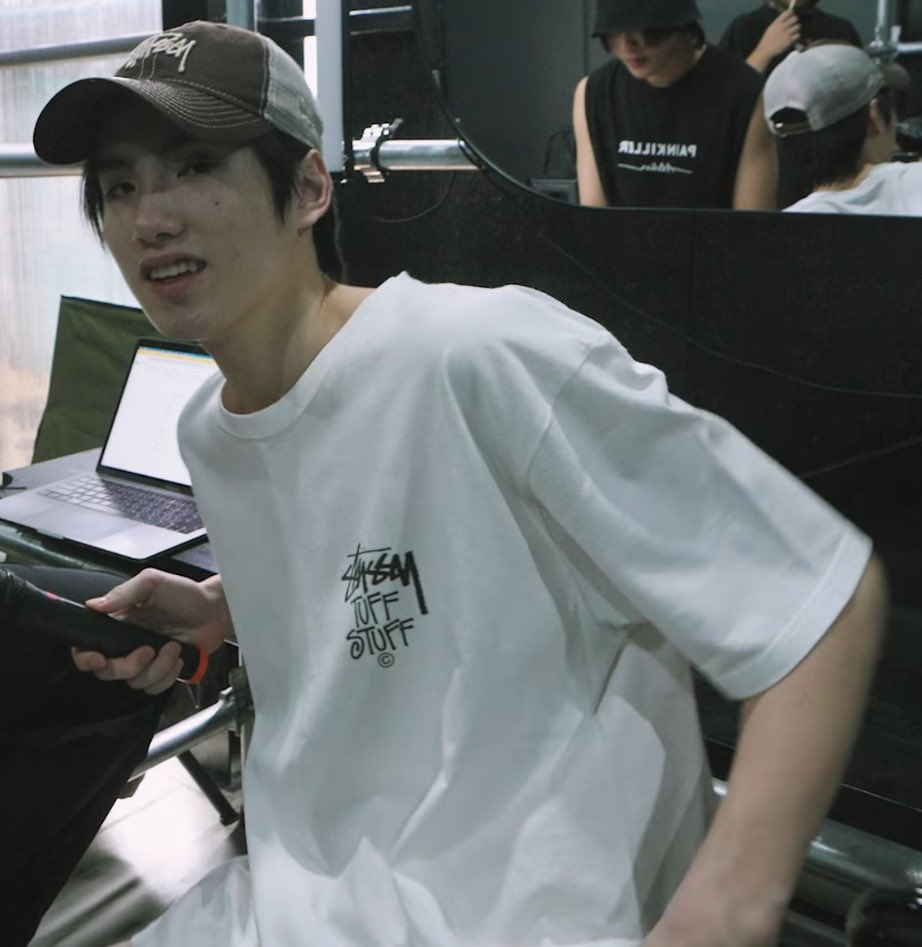seulgi_ly's tweet photo. stussy เหมือนกัน ขอจิ้นนะ https://t.co/RGcXkYoUUl