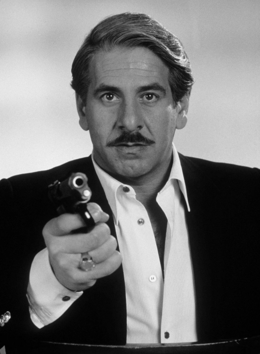 soler_mira's tweet photo. "I smuggle, yes. I smuggle gold, diamonds, cigarettes, pistachio nuts... But no heroin."
You want spin-offs, Amazon? That's your first one, right there.
#ForYourEyesOnly
#ChaimTopol
#JamesBond https://t.co/IDz8ws92qi