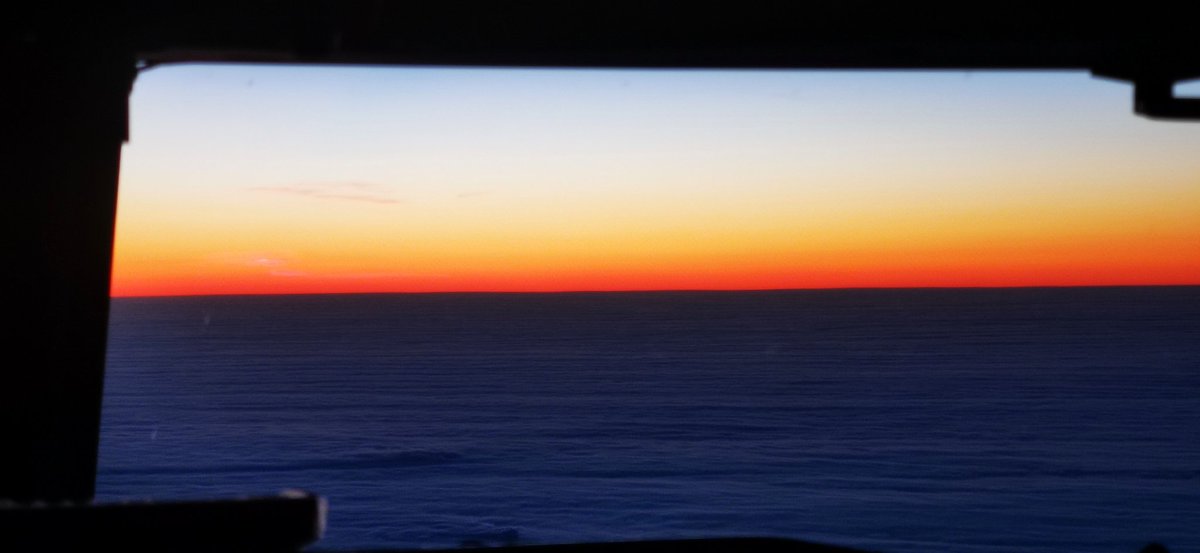 21LRN's tweet photo. Sea of clouds https://t.co/5LQjSWMzqT