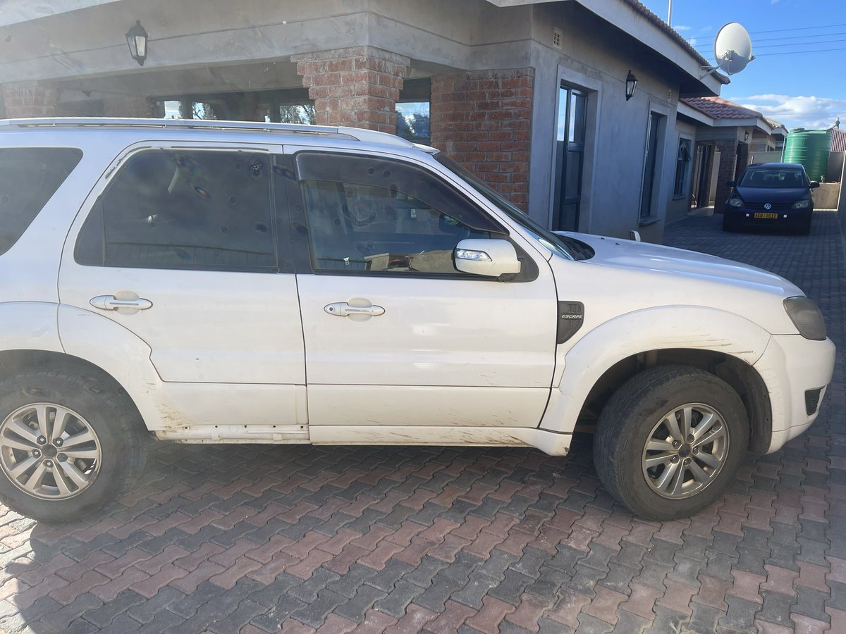 eddiemarimo's tweet photo. @RealTalkFadzie Ford Escape for sale 4.5k negotiable location Ruwa call/app 0773226197 https://t.co/DTOiIch9ia