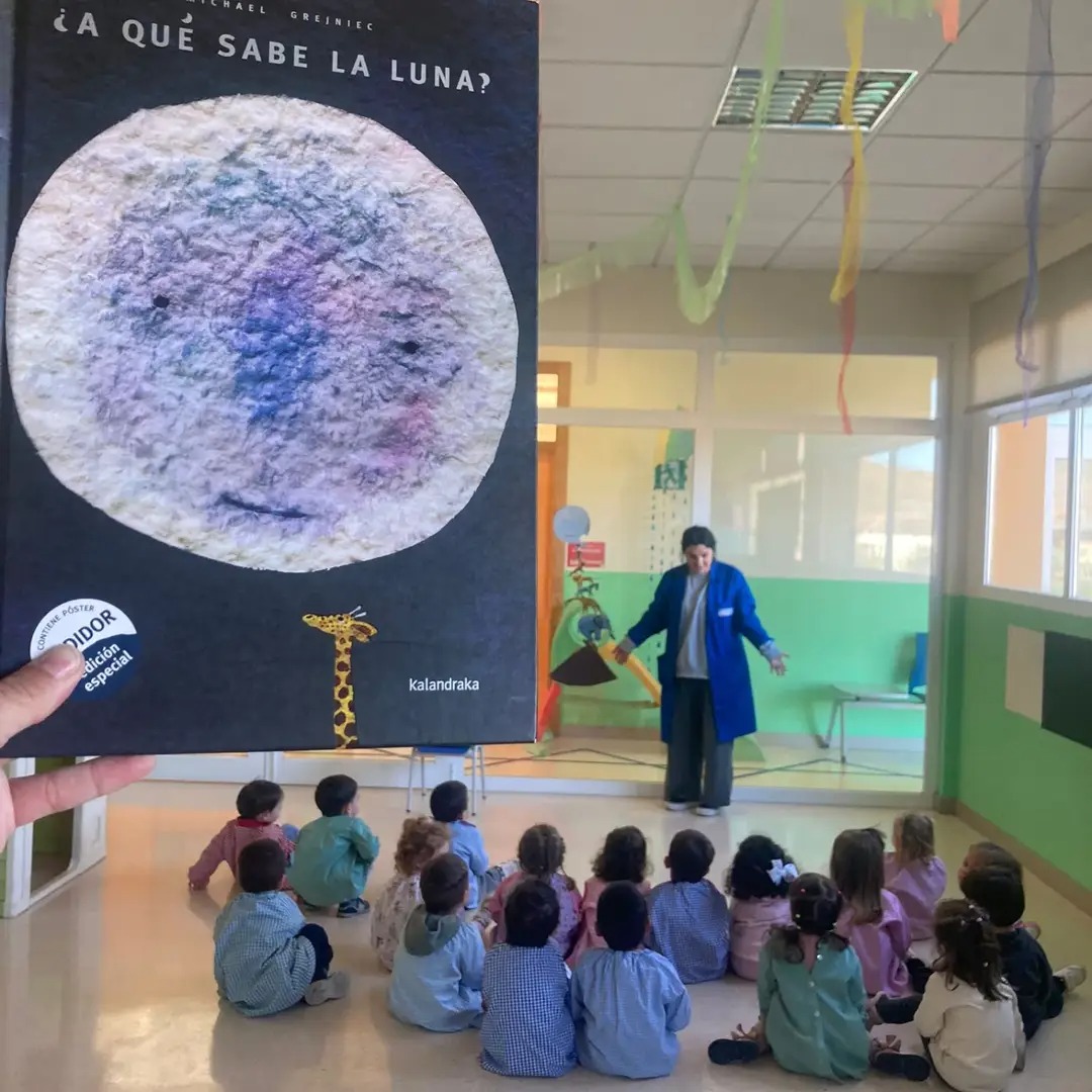 EIMLaPaca's tweet photo. Martes de literatura!
cuento de Michael #Grejniec "¿A qué sabe la luna?.
Fomentando el lenguaje oral y expresión!
#librosparasoñar
Escuela Municipal Infantil de #LaPaca Servicio de la concejalía de educación del @aytolorca 🦒🐒🦒
#familias #conciliacion #regiondemurcia #lorca https://t.co/XFcjLjt5jG