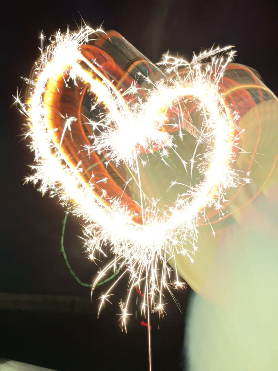 seaseafish's tweet photo. 新嘅一年🎇🎆
想認識多啲人
Based HK Shenzhen or Canton 

#SecretLover 
#FireworksOfMyHeart 
#hkgirl https://t.co/3OOsEGBv8f