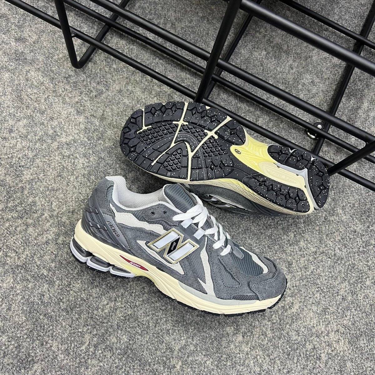 TSneakerHead_ng's tweet photo. New balance 1906 ®️ protection pack harbor grey castle rock

NOW AVAILABLE IN STORE 📦

size : 40 - 45
     
🏷️ 78,000 https://t.co/mu04QRAbQj