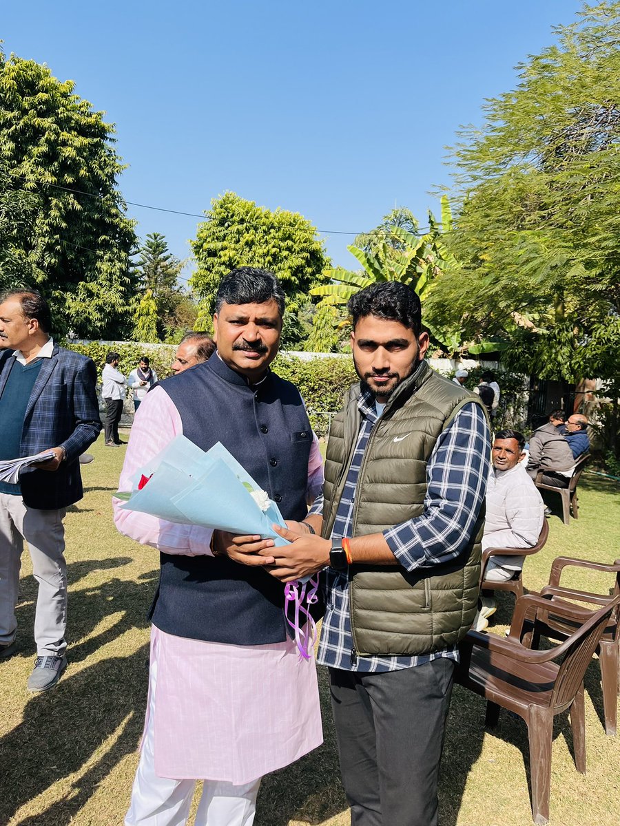 कल राजस्थान विधानसभा में अपने धुंआधार भाषणों से कांग्रेस पार्टी के प्रदेशाध्यक्ष आदरणीय श्री गोविंद सिंह डोटासरा जी एवं नेता प्रतिपक्ष आदरणीय श्री टीकाराम जूली जी ने 'पर्ची' सरकार की जमकर रेल बनाई। राज्य सरकार को प्रभावी तरीके से घेरने पर बधाई !!
<a href="/GovindDotasra/">Govind Singh Dotasra</a> <a href="/TikaRamJullyINC/">Tika Ram Jully</a>