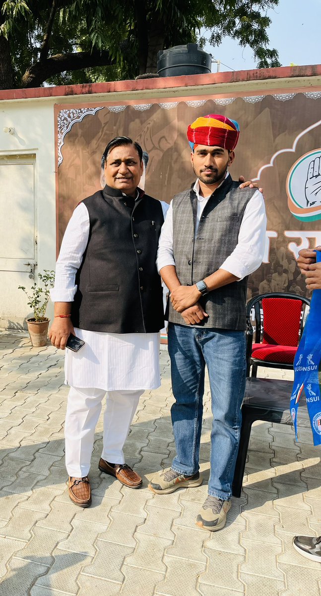 singh_katala's tweet photo. कल राजस्थान विधानसभा में अपने धुंआधार भाषणों से कांग्रेस पार्टी के प्रदेशाध्यक्ष आदरणीय श्री गोविंद सिंह डोटासरा जी एवं नेता प्रतिपक्ष आदरणीय श्री टीकाराम जूली जी ने 'पर्ची' सरकार की जमकर रेल बनाई। राज्य सरकार को प्रभावी तरीके से घेरने पर बधाई !!
@GovindDotasra @TikaRamJullyINC https://t.co/S9FRCKnds3