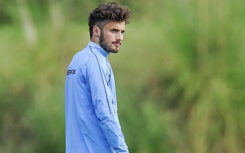 MartinCharquero's tweet image. “Lo que trabaja Bielsa y su equipo es una locura. Me mandan permanentemente análisis de mis partidos en Boca. Si estás con ganas de aprender, aprendes un montón”. 

Marcelo Saracchi en #Minuto1

💻 youtube.com/live/escbRWRP7…