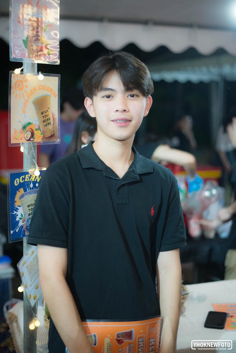 kusexyboy's tweet photo. ไม่อยากกินน้ำร้านไหน อยากกินน้ำร้านเธอ
📍พิกัด : บูท M230 โซนนิสิต 💚🥤
-ยู IG : usocool
-โป IG : po_pohh
#วิศวกรรมศาสตร์ #ปี2 #KU83 #KUSEXYBOY #เกษตรแฟร์ #KasetFair2025 #เกษตรแฟร์68
#ใครไม่แฟร์เกษตรแฟร์ #พ่อค้าแซ่บเกษตรแฟร์
©️ Pic : #YHOKNEWFOTO https://t.co/Bn9VXHRIEh
