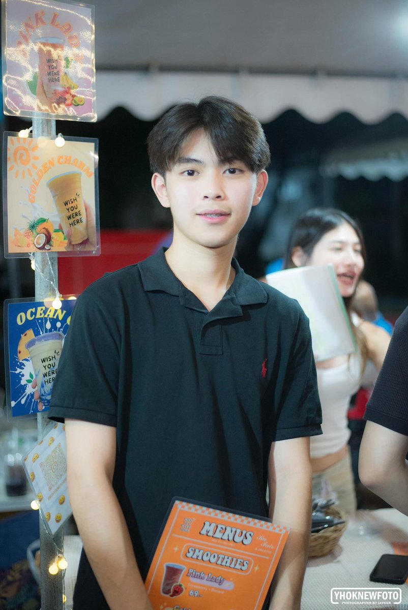 kusexyboy's tweet photo. ไม่อยากกินน้ำร้านไหน อยากกินน้ำร้านเธอ
📍พิกัด : บูท M230 โซนนิสิต 💚🥤
-ยู IG : usocool
-โป IG : po_pohh
#วิศวกรรมศาสตร์ #ปี2 #KU83 #KUSEXYBOY #เกษตรแฟร์ #KasetFair2025 #เกษตรแฟร์68
#ใครไม่แฟร์เกษตรแฟร์ #พ่อค้าแซ่บเกษตรแฟร์
©️ Pic : #YHOKNEWFOTO https://t.co/Bn9VXHRIEh