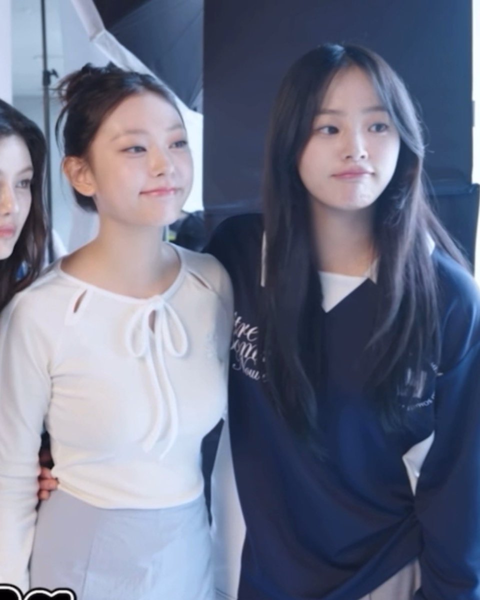 이때 헤릲이도 믡지 허리 쪽에 팔을 둘렀다는 게 너무 기절하게 좋은 거야.