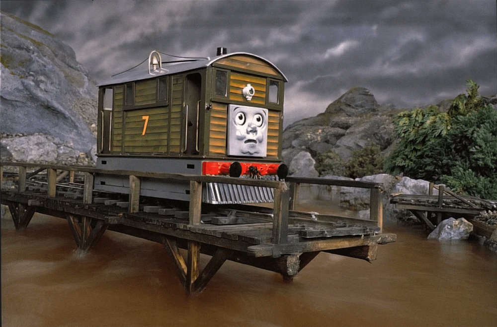 ThomRobloGaming's tweet photo. These Season 5 promotional photos of Toby are brilliant! https://t.co/kRAILyuVDG