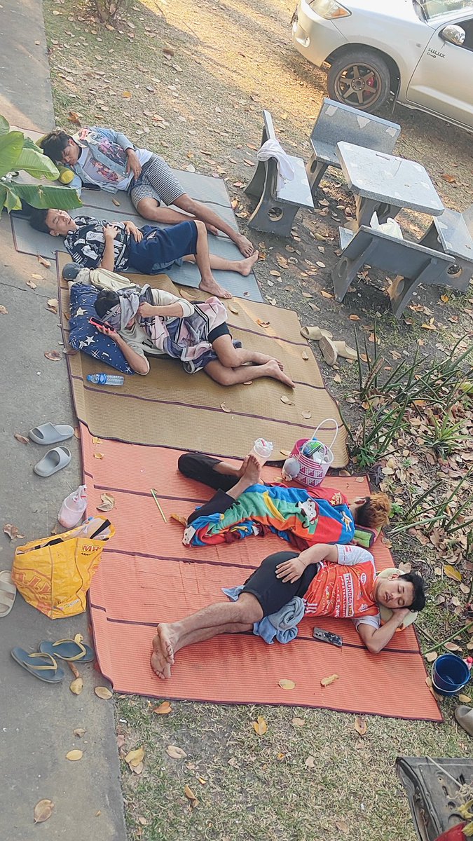 tab57314's tweet photo. นอนก็นอน อาบน้ำก็ไปอาบ https://t.co/SxycPWNPWs
