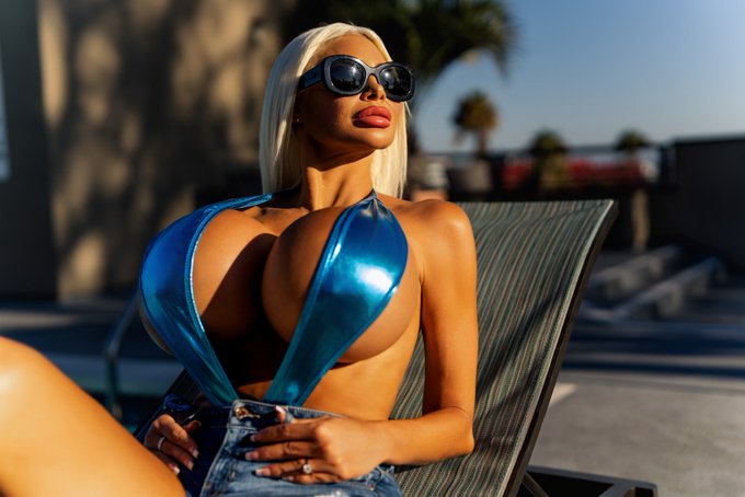 BimboDoll2000
