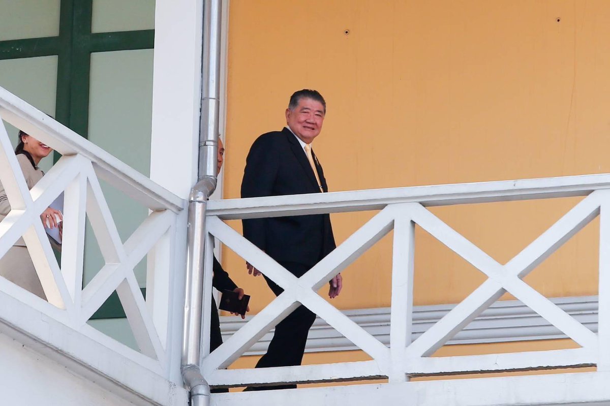 ThaiEnquirer's tweet photo. China's Assistant Minister of Public Security, Liu Zhongyi, has arrived for the meeting at the Ministry of Defense.

#Thailand #China #Myanmar #CallCenterGang #DrugTrafficking #HumanTrafficking #แก๊งคอลเซ็นเตอร์ https://t.co/GOs5jlp0Ke