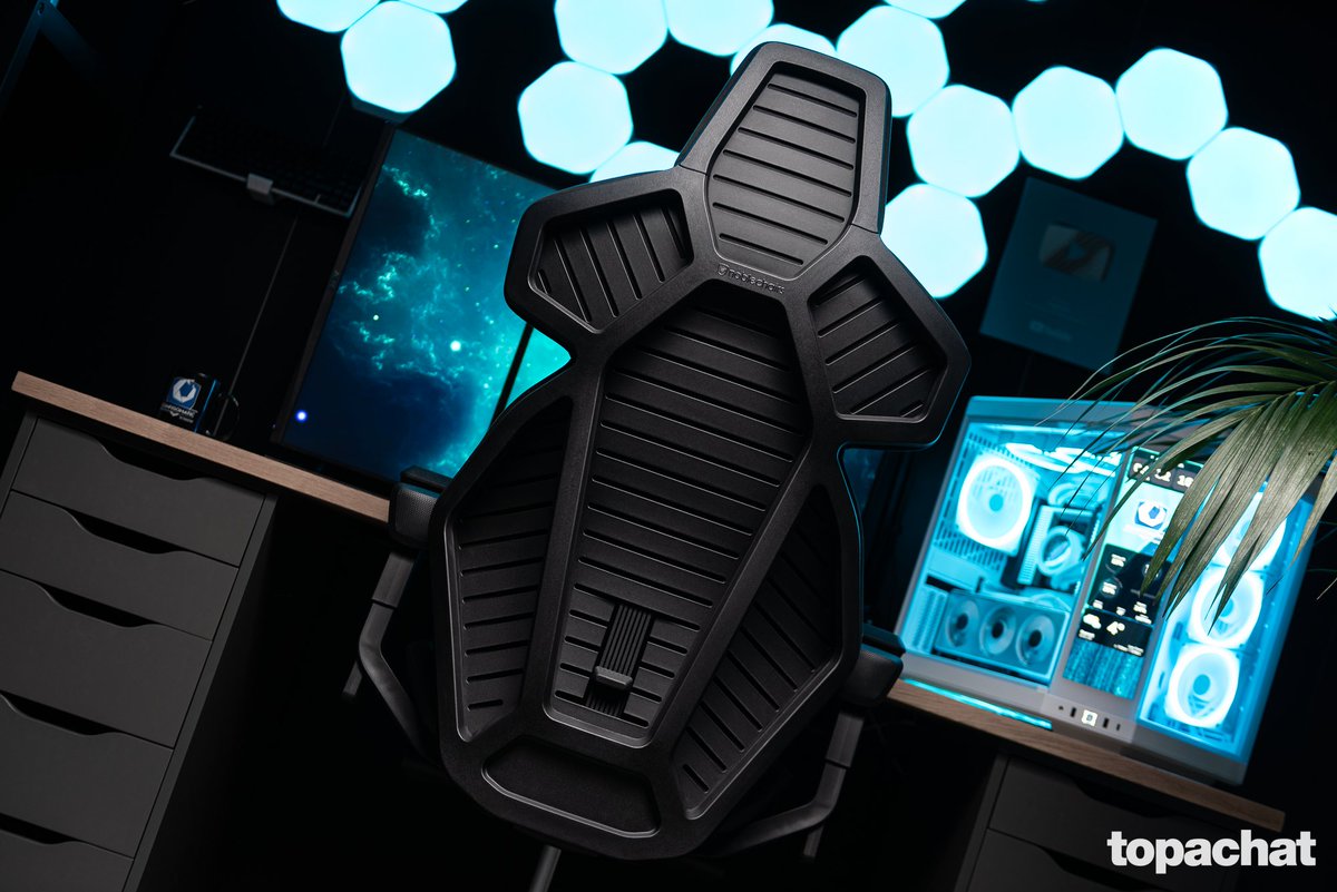 TopAchat's tweet photo. Le Noblechairs DAWN est au #StudioTopAchat : un Fauteuil Gamer ergo au design innovant !
https://t.co/7e5uDL3y5k
➡ Mécanisme synchronisé
➡ Support lombaire réglable
➡ Accoudoirs pliables https://t.co/ZitFYeX52k