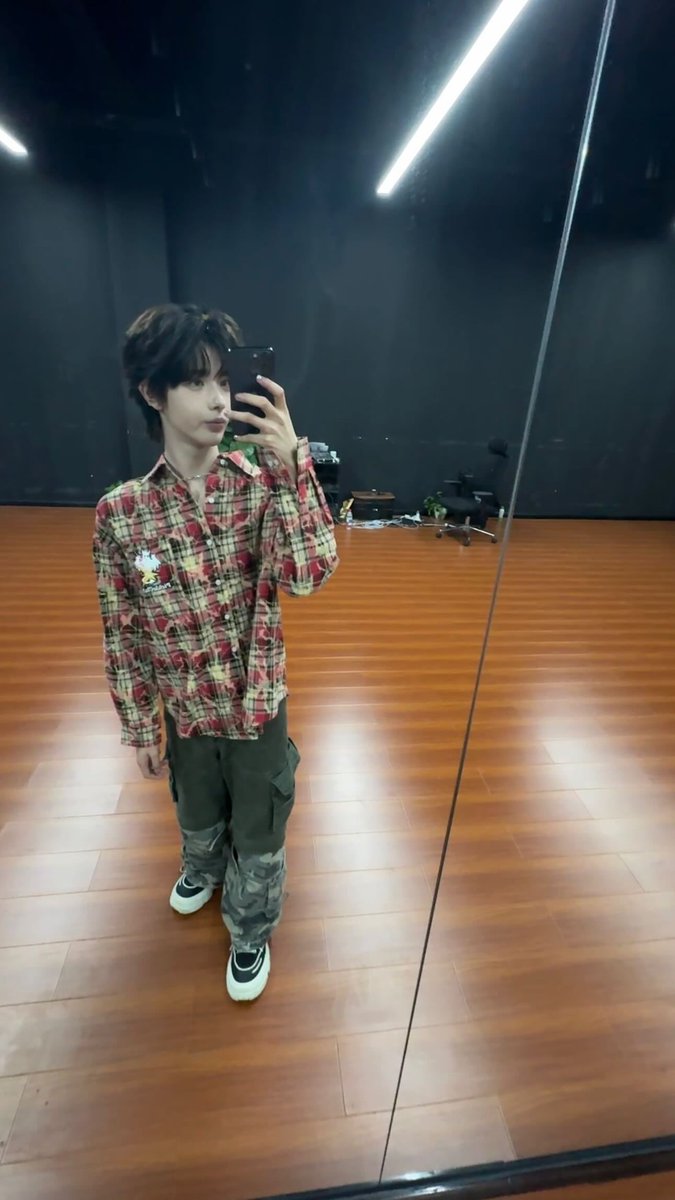 SLB_archive's tweet photo. 250204
xinche IG story update

#XINCHE #新澈 #신처 #シンチェ https://t.co/u58lcCkzbE