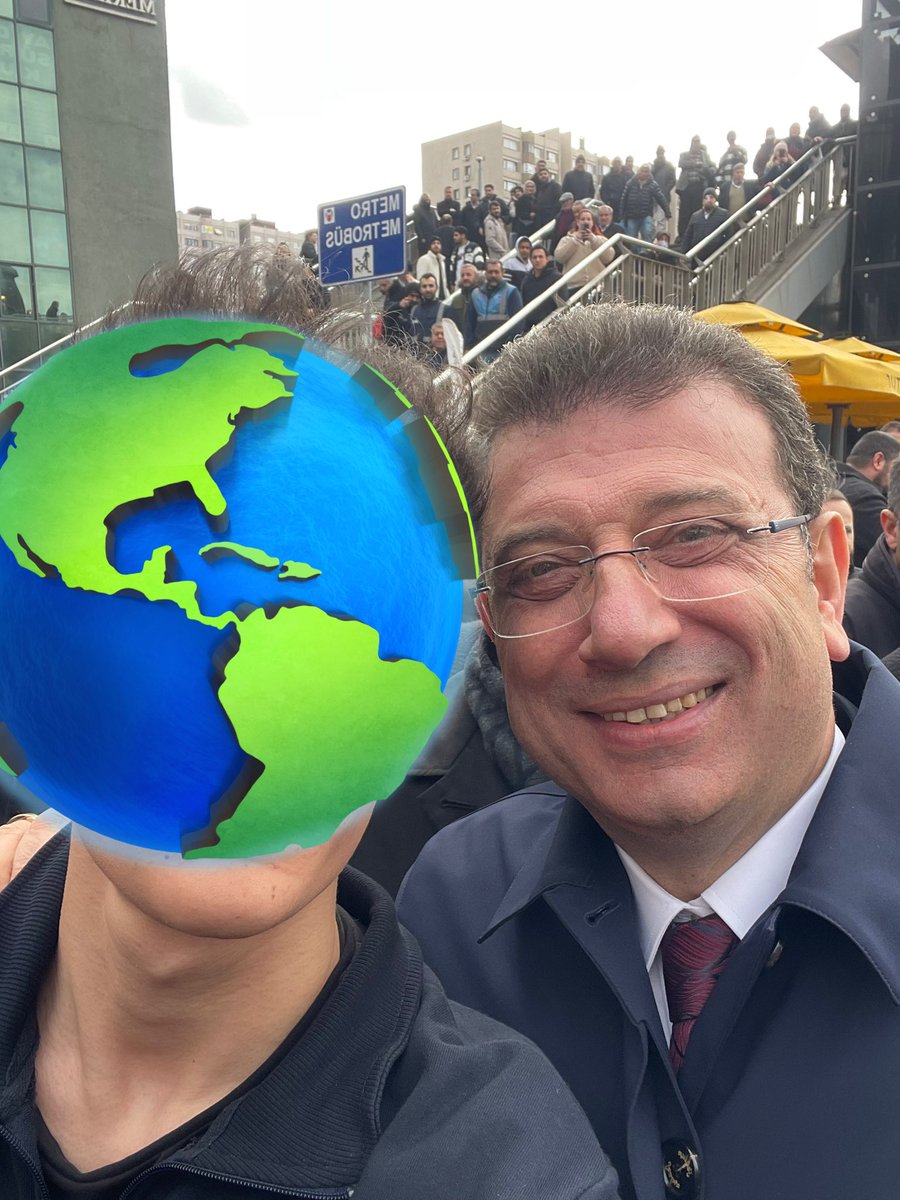 Fotoğraf çekinmek istedi kırmadım.