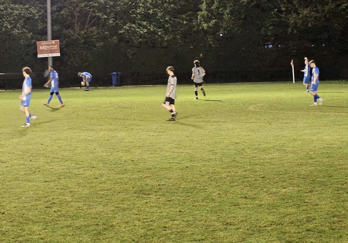 FLOODLIT | A big result for @TheBish42's U18's last night as they beat the previously unbeaten <a href="/StourbridgeFC/">Stourbridge FC</a> U18's.

Bowley gave Pershore the lead early in the 2nd half but Stour' hit back. There was still time for Jenkinson to hit a last minute winner to secure all the points!