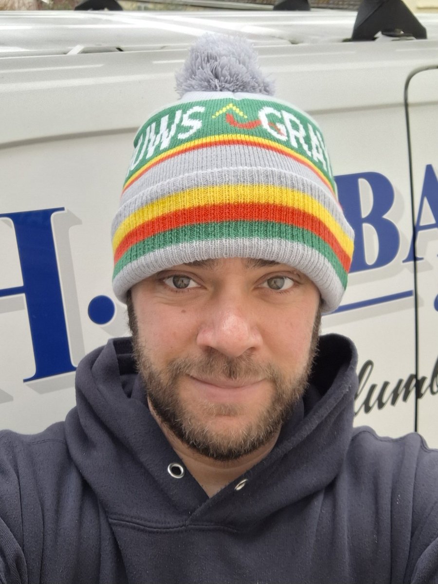 ckidman85's tweet photo. @Huws_Gray thanks for the new hat, I think I have a full house now!! 😂 #HuwsGray #Bobblehat #SaffronWalden #Essex #Buildersmerchants https://t.co/cgYeujU5aK