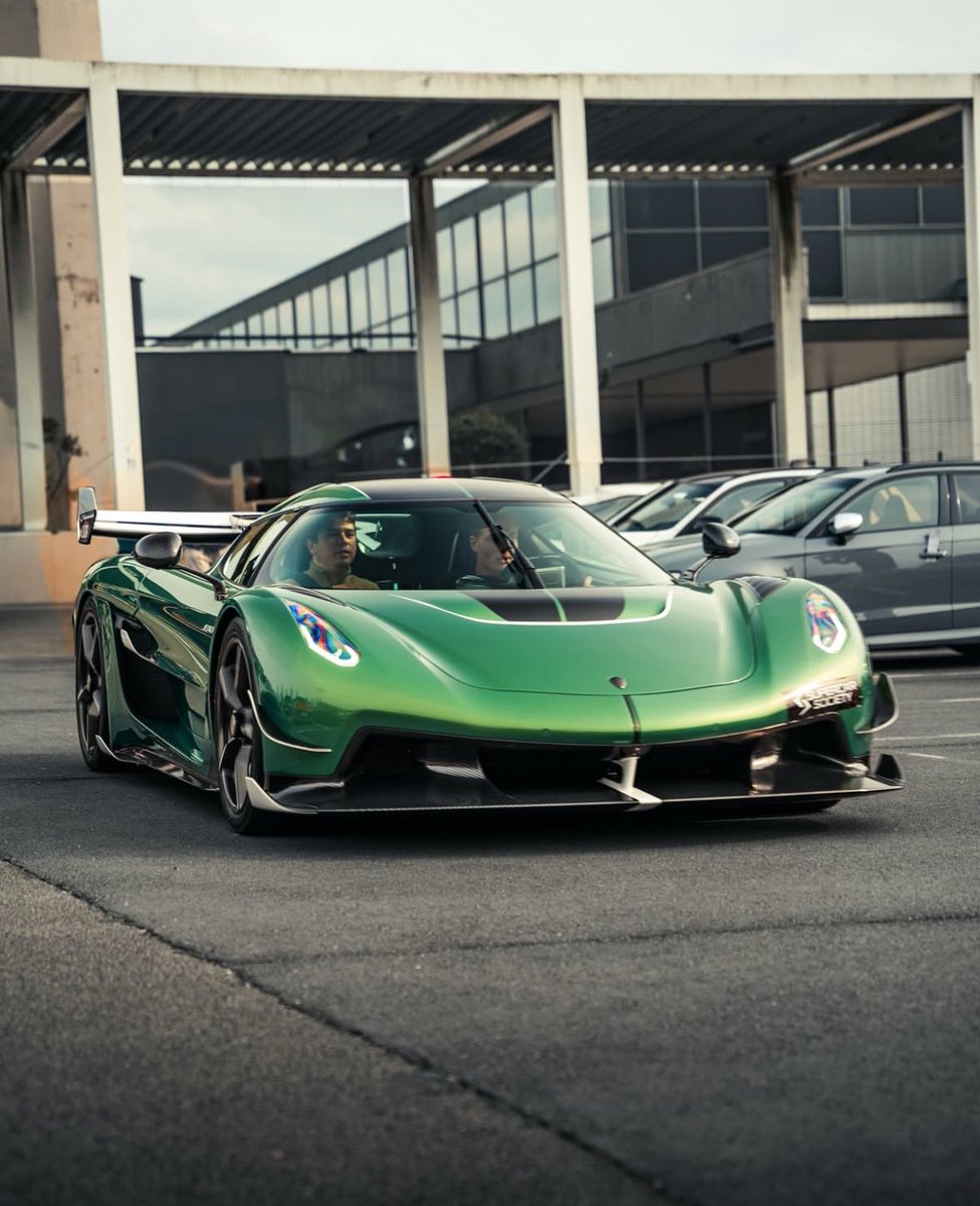 LUX Cars tweet media