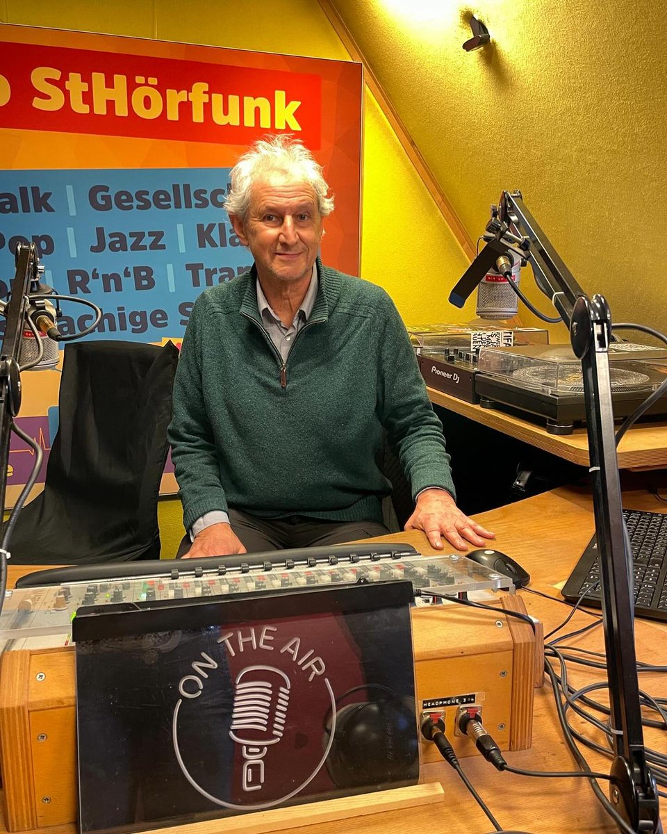 Der StHörfleck in dieser Woche: 

Ohrenschmaus-Redakteur Ralf Drechsel widmet sich dem Thema „One World“. Im Fokus stehen die griechischen, türkischen und italienischen Gemeinschaften in Deutschland.

Jetzt nachhören: 🔊sthoerfunk.de/mediathek-play…

#freiesradio #schwäbischhall