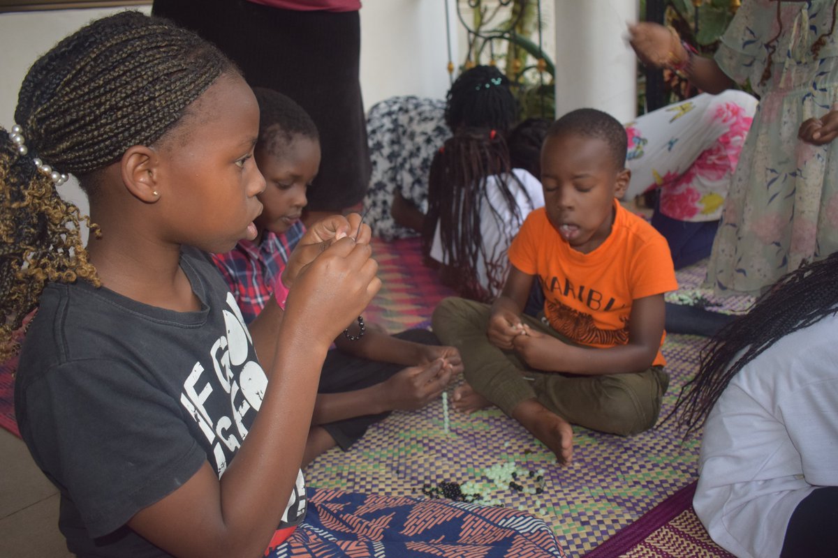 CompoundUganda's tweet image. We crowned this holiday with an exciting training where children explored heritage, conservation, and practical skills like beading! From learning about their rich cultural roots to hands-on creativity, these young minds are equipped to protect and preserve their world. #Heritage