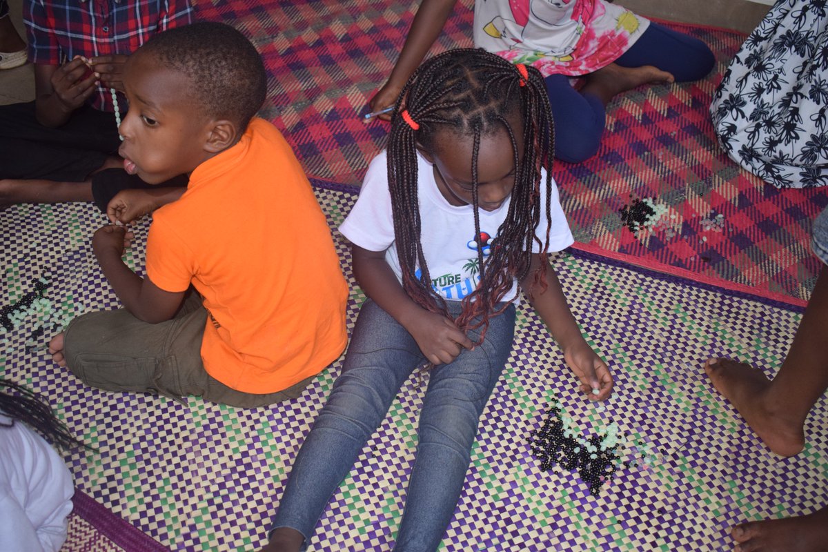 CompoundUganda's tweet image. We crowned this holiday with an exciting training where children explored heritage, conservation, and practical skills like beading! From learning about their rich cultural roots to hands-on creativity, these young minds are equipped to protect and preserve their world. #Heritage