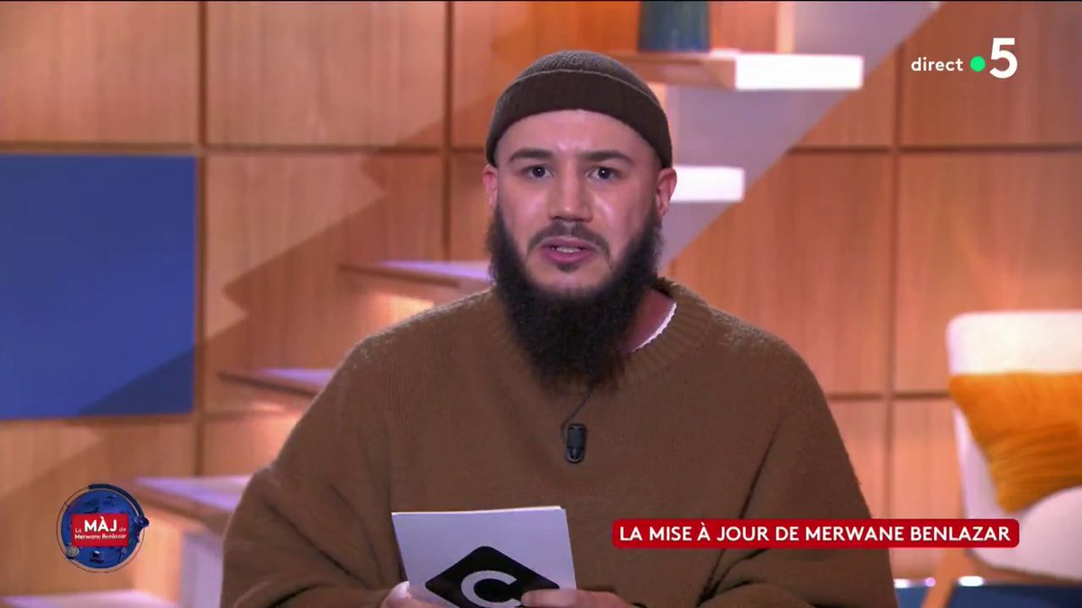 Outofnone1's tweet photo. 🔹 Non, nous ne sommes pas "islamophobes"... Mais vous, vous êtes bien des pervers narcissiques.

Imagine, tu vis dans un pays où, depuis 30 ans, des immigrés venant d'une même culture, au même faciès et souvent avec de grosses barbes, commettent d'ignobles actes de barbarie dans l'espace public par dizaines, tuant des centaines de tes compatriotes, femmes et enfants, avec des bombes, avec des armes de guerres, avec des camions, avec des couteaux, égorgeant et décapitant même des professeurs d'école...

Imagine que l'idéologie à la racine même de cette barbarie, non originaire de ta culture, mais prosélyte, conquérante et agressive, soit en train de se répandre partout dans ton pays, par la force et par le chantage, entrant en conflit permanent et sur tout le territoire avec tes propres us et coutumes et ta propre façon de vivre...

Imagine que cette même idéologie religieuse fasciste soit à l'origine de près de 40 000 attentats terroristes barbares de ce genre en 40 ans dans le monde entier...

Maintenant, imagine qu'un comique, issu de cette même culture, affublés exactement des attributs vestimentaires et physiques que tous ces terroristes barbares dont on parle, soit invité sur une grande chaîne de télévision nationale (financée par le peuple de ce pays), alors qu'il participait par ailleurs lui-même à faire la promotion de cette idéologie...

Imagine, maintenant, que des habitants de ce pays s'offusquent de cela, notamment parce que cela réveille et touche leur traumatisme, et qu'au lieu de trouver cela tout à fait normal au vu des circonstances, on retourne la situation et on les accuse eux d'être des salauds intolérants, racistes, xénophobes et haineux... Imagine...

Vous rendez-vous compte du niveau d'insensibilité, d'égoïsme et de perversion narcissique qu'il faut pour faire ça ?
