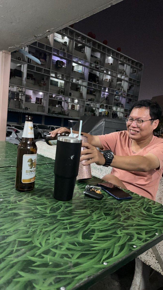 boymoore's tweet photo. My friend 🍺 https://t.co/DIwaaUSPCI