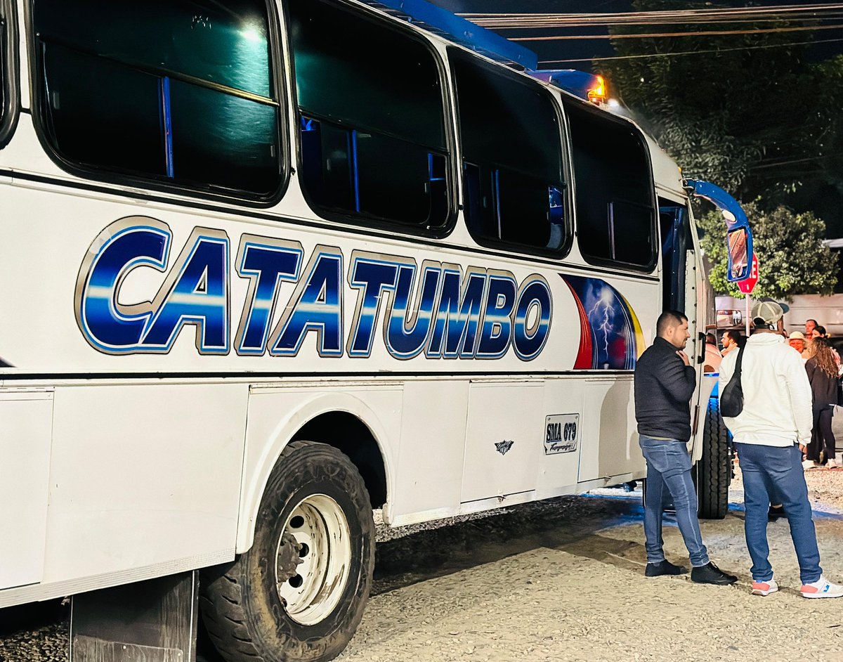 #AbracemosElCatatumbo 🫂 Sigue el recorrido de la caravana humanitaria, desde muy temprana las delegaciones partieron de Ocaña con destino al Tarra. Continuamos en este acompañamiento a las comunidades del Catatumbo y a los procesos sociales de la región en sus exigencias de paz.