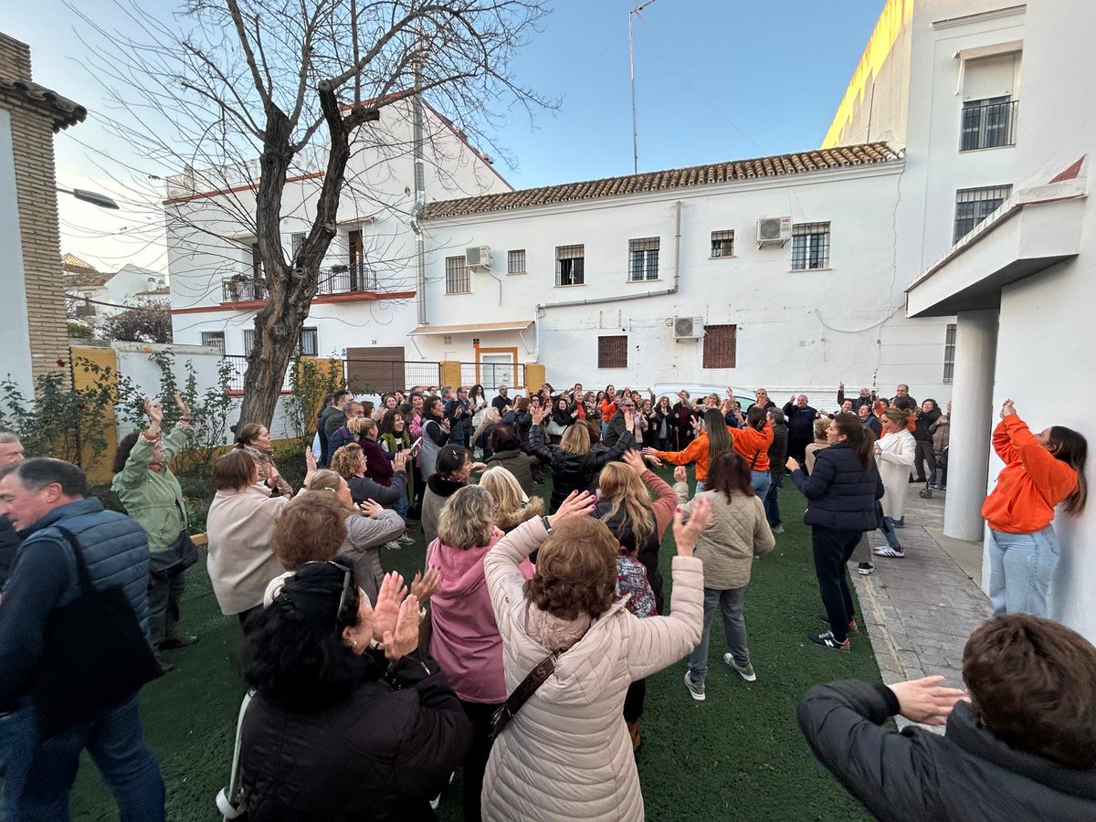 ceperecija's tweet photo. En el CEPER Miguel Hernández, celebramos el pasado 30 de enero el Día de la Paz con creatividad y emoción. 💙✌️Mediante talleres de poesía, arte y música, nuestro alumnado ha expresado valores como la convivencia, el respeto y la solidaridad. 🎨🎶
Gracias a todos popr participar. https://t.co/x4qcilZv5L
