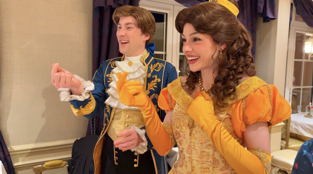 本にサインも貰ったよ✍️
今更かもだけど野獣が人間に戻ってからのサインはビーストじゃなく"The Prince"なんだね