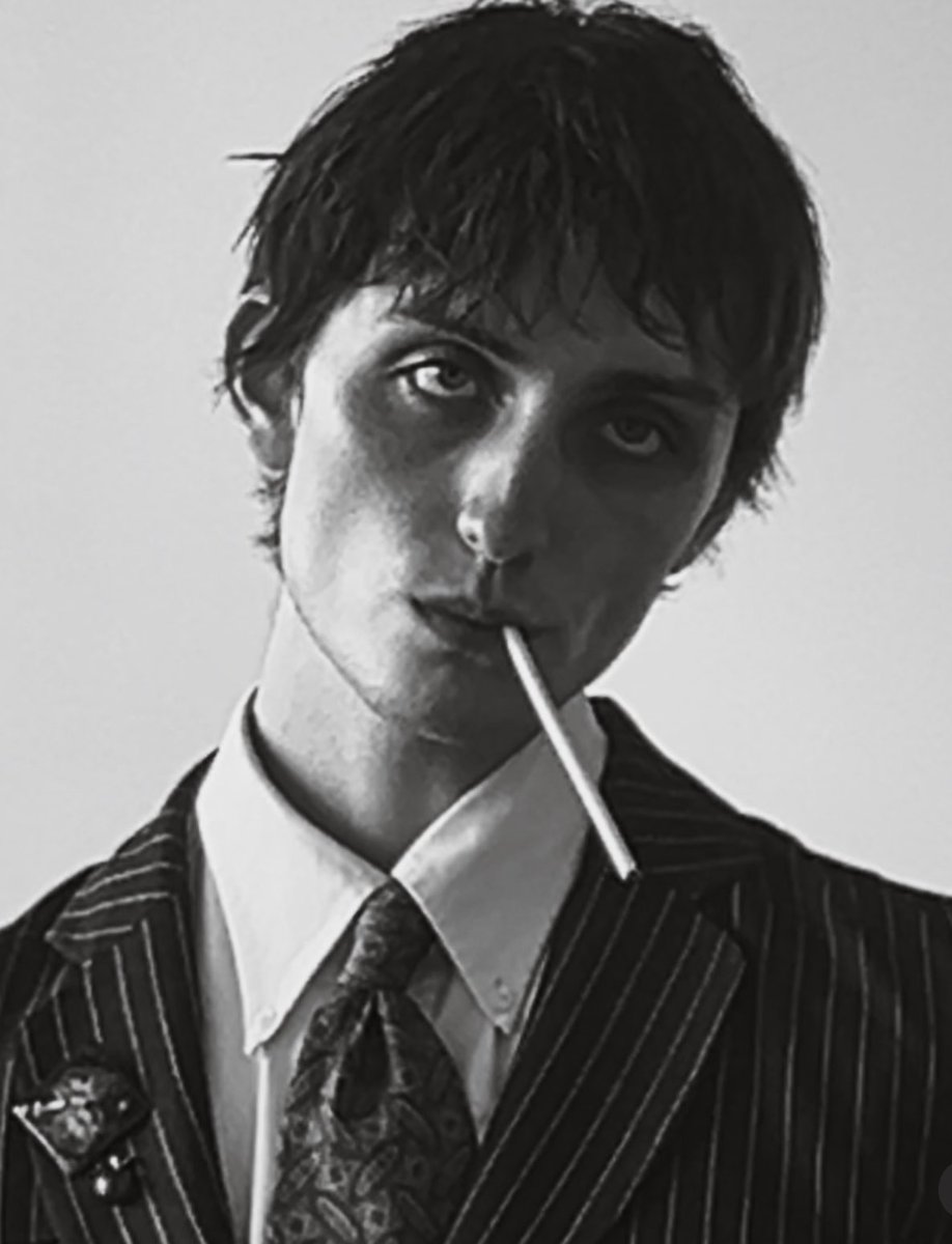 lucYNYSNYX's tweet photo. Comea Niccolo - Dᴇᴛᴇɴᴛɪᴏɴ

0:35 ━❍──────── -5:32

"Les sanglots sont faits pour qu'on les fume dans la pipe."

↻                          ⊲  Ⅱ  ⊳                                 ↺

VOLUME: ▁▂▃▄▅▆▇ 100% https://t.co/YgJMyw753U
