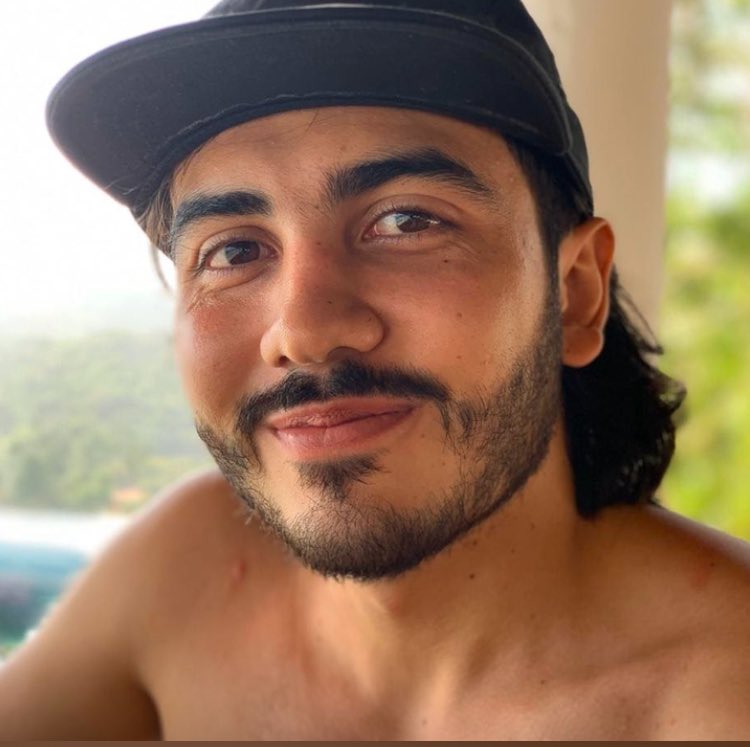 claoyepes's tweet photo. #DondeEstaCamilo #AndresCamiloNoAparece Dios 1.034 días! 34 meses sin saber nada de mi hijo! Que impotencia, rabia, dolor,tristeza ver cómo la Fiscalia y el Juez permiten que esto pase! Libertad a uno de los bandidos,sale libre y sigue callado, a quien encubren?Quien me responde? https://t.co/kfDoDADfum