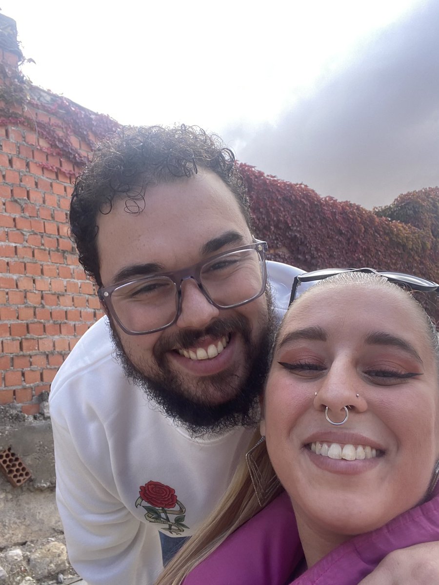 ikrly_'s tweet photo. Supongo que la relación que tenemos Hector y yo se resume en que este año hacemos 9 años juntos y este finde casi no nos hemos visto por trabajo y estudios, y yo lo único que quiero hacer es verle y le echo mucho de menos https://t.co/kJ9vdGvb0M