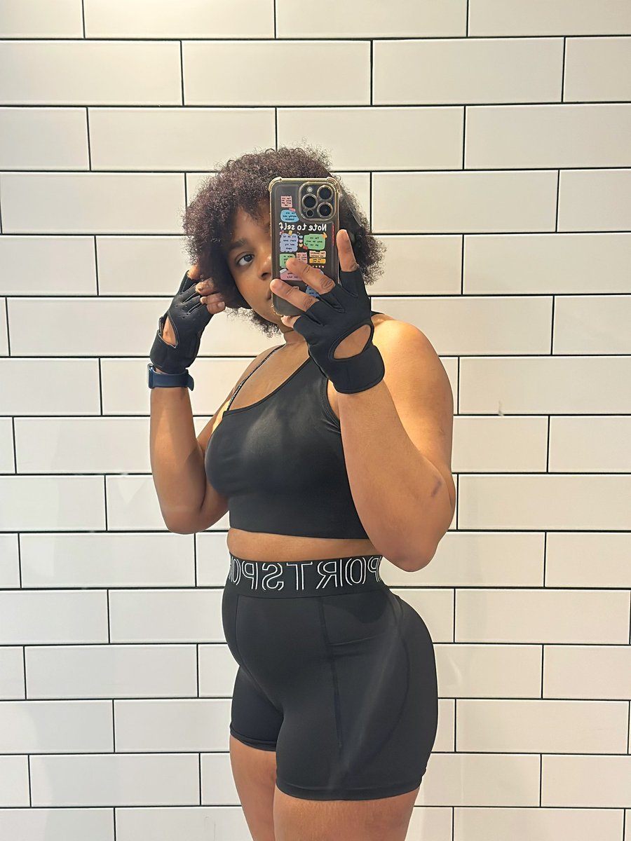 HeartOfGoId_'s tweet photo. Anyone wanna share their absurd sexy gym pictures?🤩
In love with my new body so I’m showing off❤️ https://t.co/490cNx8Cpy