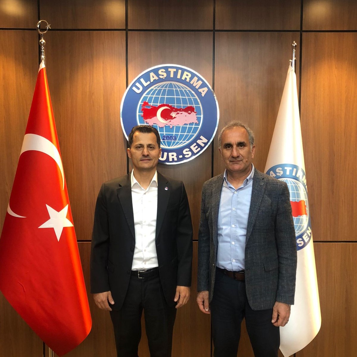 UCMSGenelMerkez's tweet photo. Muğla Şubemizden Ziyaret

Muğla Şube Başkanımız Murat Dostagiden, Genel Başkanımız Dr. Kenan Çalışkan'ı ziyaret ederek üye talep ve önerilerini ilettiler. 

Kıymetli başkanımıza ziyareti için teşekkür ederiz.