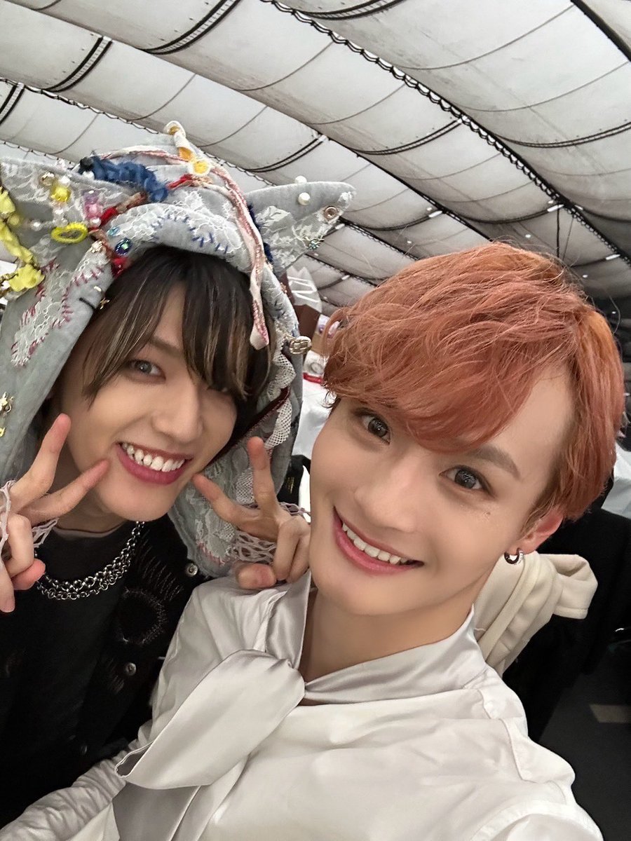 official_DXTEEN's tweet photo. [#寺尾香信]
匠海くん！大夢くん！
お写真ありがとうございました！
2人にはDXTEENのアンコール衣装の猫耳付きフードを被っていただきました🐱
めちゃめちゃ似合ってました😊

@official__INI #INI
#LAPOSTA2025
#DXTEEN #TERAOKOSHIN https://t.co/MVVGoejSf1