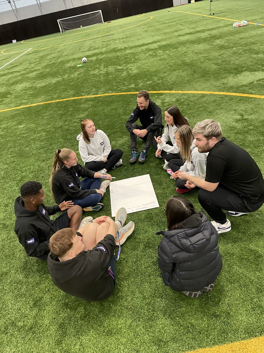 Alistair Neil tweet media